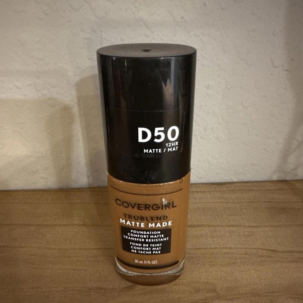 Cover Girl True Blend Matte transfer resistant Made Foundation D50 deep Golden￼￼